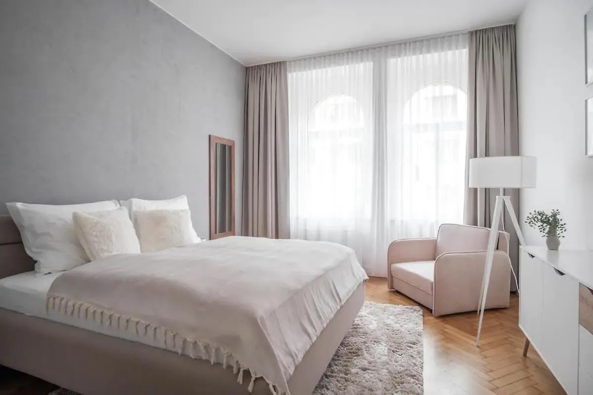 Helen Homestay Prague Palmovka